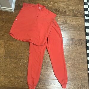 Figs Coral Women's Scrub Set